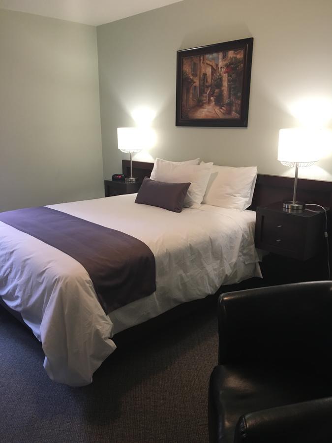 Auberge Centre Ville Saguenay Bagian luar foto